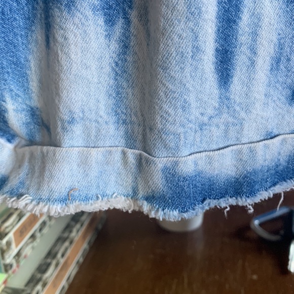 Vintage bleach dyed denim distressed 3/4 sleeve raw edges tunic top - Picture 13 of 15